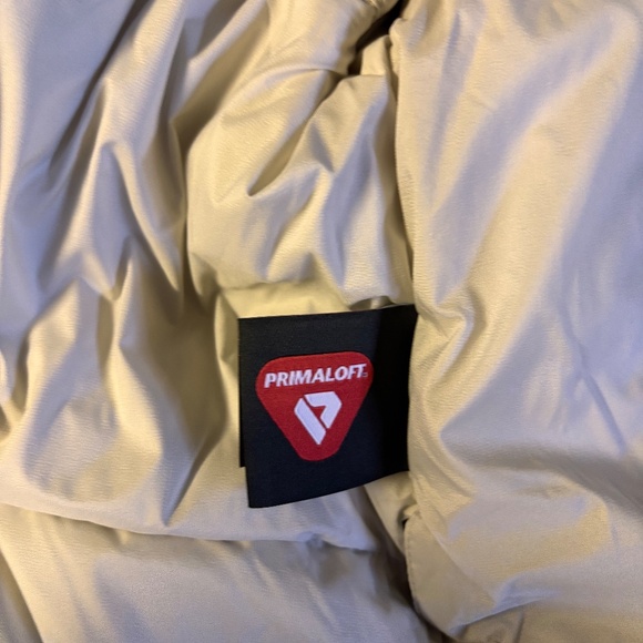 New womens medium Aritzia The Super (RE) Puff shorty coat - Picture 9 of 9